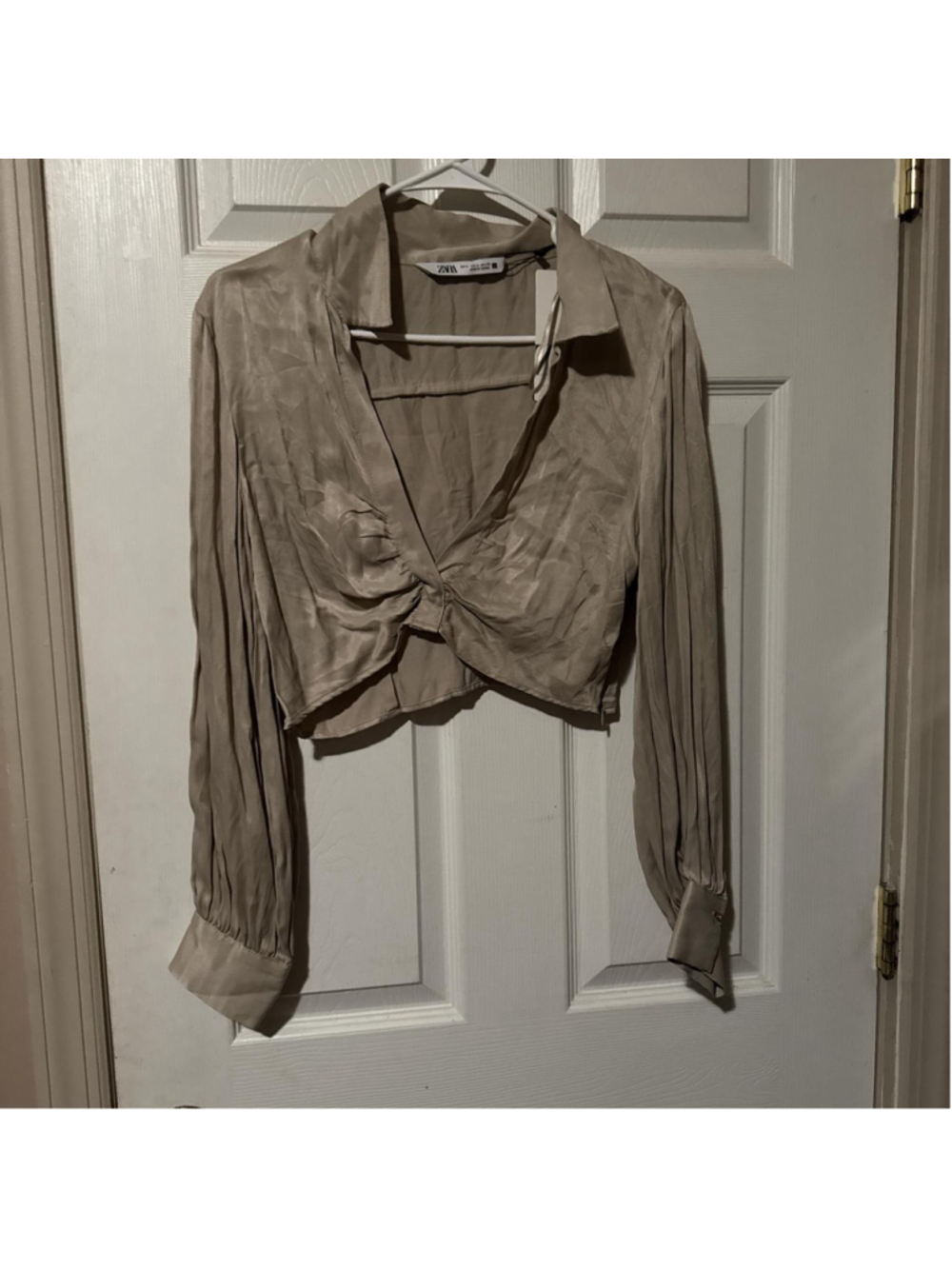 Zara gold & cream blouse #zara #workwear